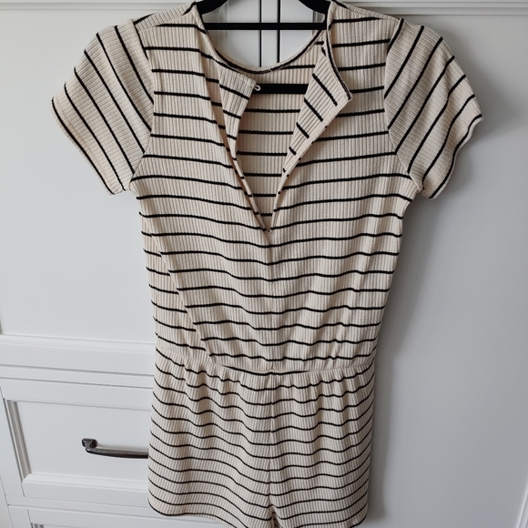 PINK LILY ROMPER - Picture 2 of 3